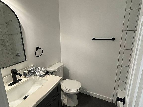 4th image of 405-417 N Euclid Ave #411-8