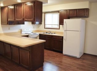 632 N 11th St, Dekalb, IL 60115