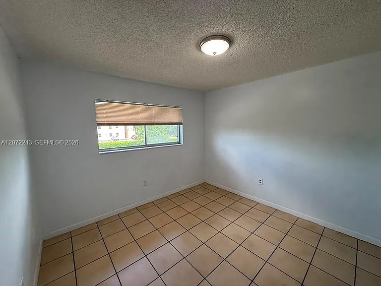 1501 W 42nd St #205 — Photo 10