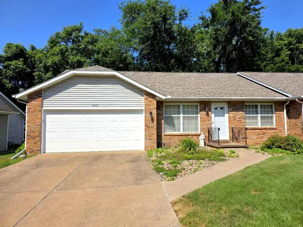 2623 1st Street Ct, Moline, IL 61265