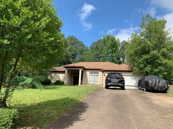 9630 Fox Hunt Cir W, Douglasville, GA 30135
