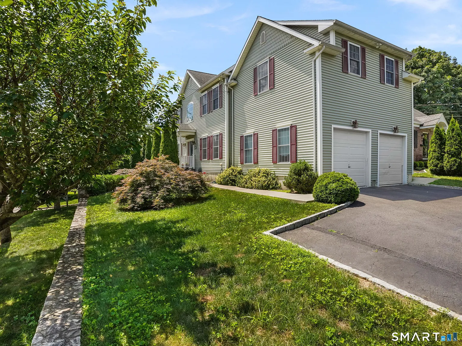 4 bed, 3.0 bath, 2354 sqft, $7,500 — Photo 1