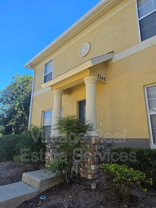 3 bed, 2.5 bath, 1408 sqft, $1,950 — Photo 2