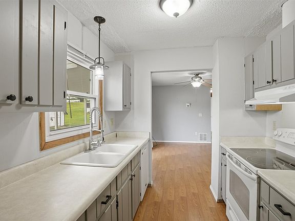 3rd image of 23186 207th Ave