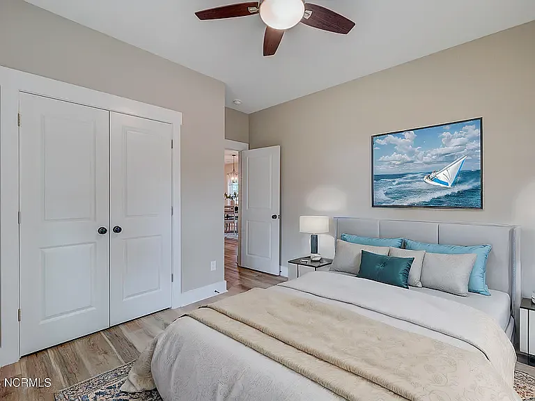 115 Jordan Ln — Photo 9