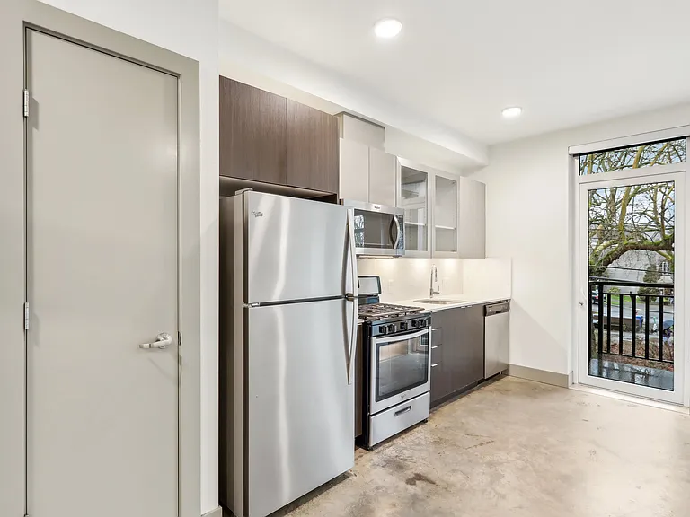 Broadcast Apartments — Photo 65
