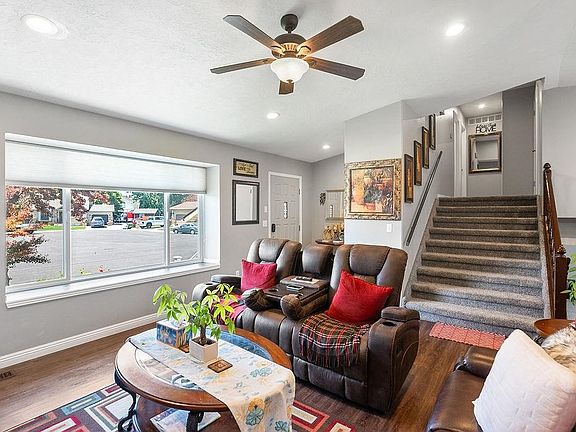 3rd image of 4938 Freedom Ave