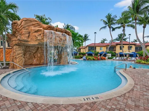 975 Sandpiper ST #A204, NAPLES, FL 34102