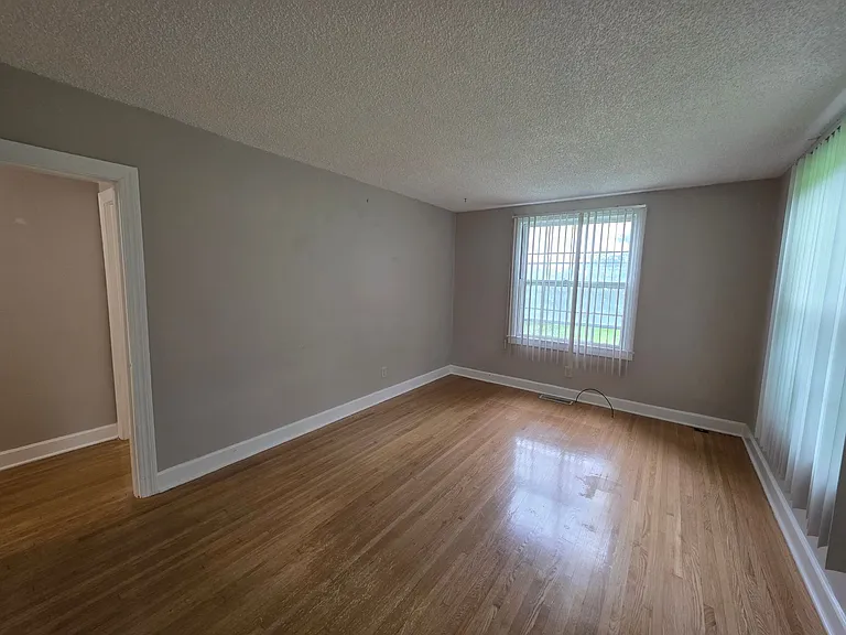 1518 Marwood Ln — Photo 8