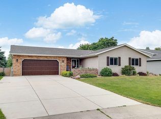 1410 21st St W, Hastings, MN 55033
