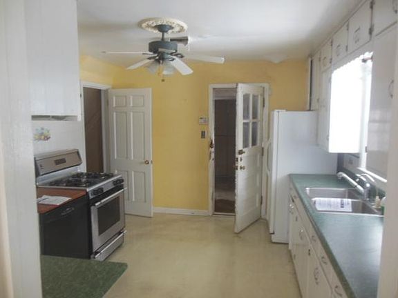 3rd image of 3723 N Colorado Ave