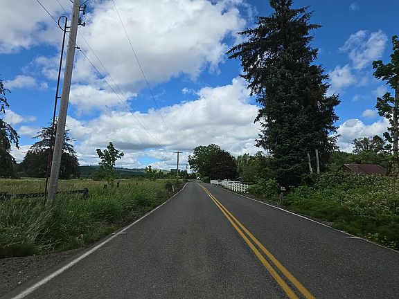 4th image of 1411 N Fork Rd