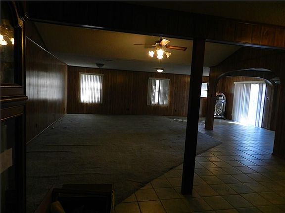 4th image of 416 Antoine St