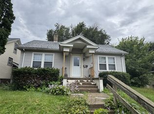 238 11th St NW, Cedar Rapids, IA 52405