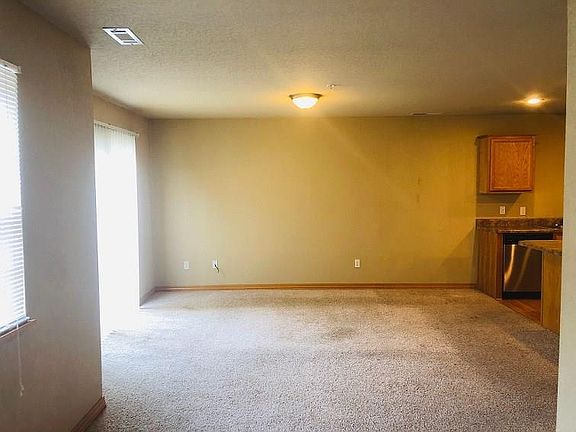 2nd image of 2872 W Hillshire Dr