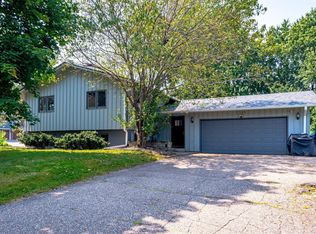 9518 Stanley Ave S, Bloomington, MN 55437