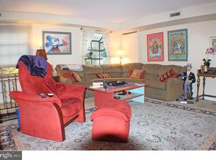 802 S Front St #1, Philadelphia, PA 19147