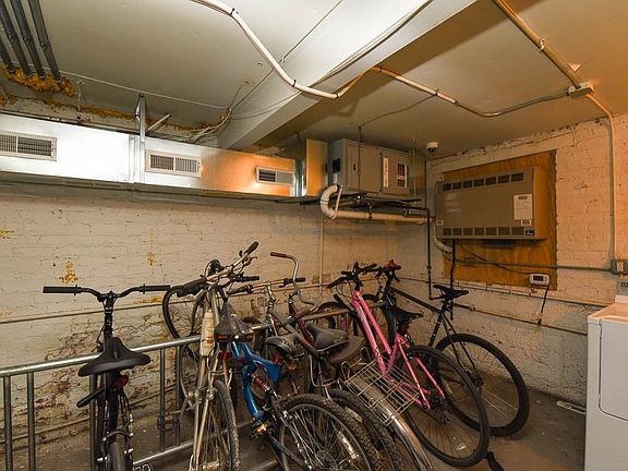 5th image of 921 W Sunnyside Ave #2F