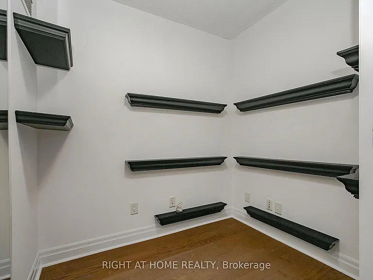 2119 Lake Shore Blvd W #217 — Photo 25