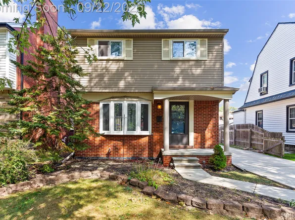 354 Emmons Blvd, Wyandotte, MI 48192