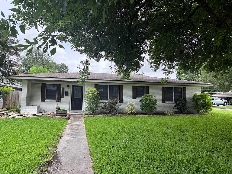 5000 Foster Ave — Photo 3
