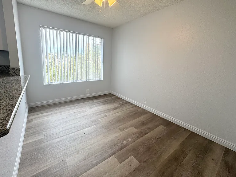 Victoria Pines — Photo 28