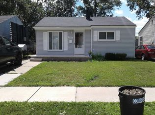 528 E Brockton Ave, Madison Heights, MI 48071