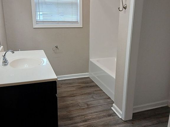 4th image of 101 Clark Ave