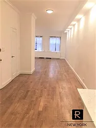 Rented by R New York