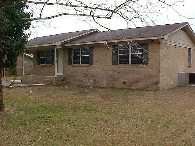 514 Walker Rd SW — Photo 3