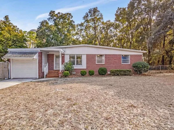 6589 Cedar St, Milton, FL 32570