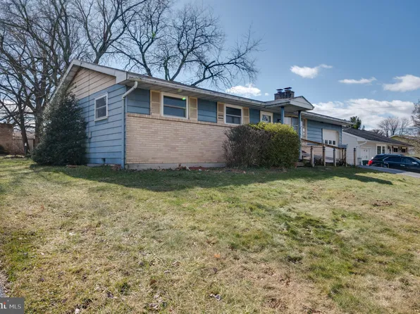 416 W Franklin St, Topton, PA 19562