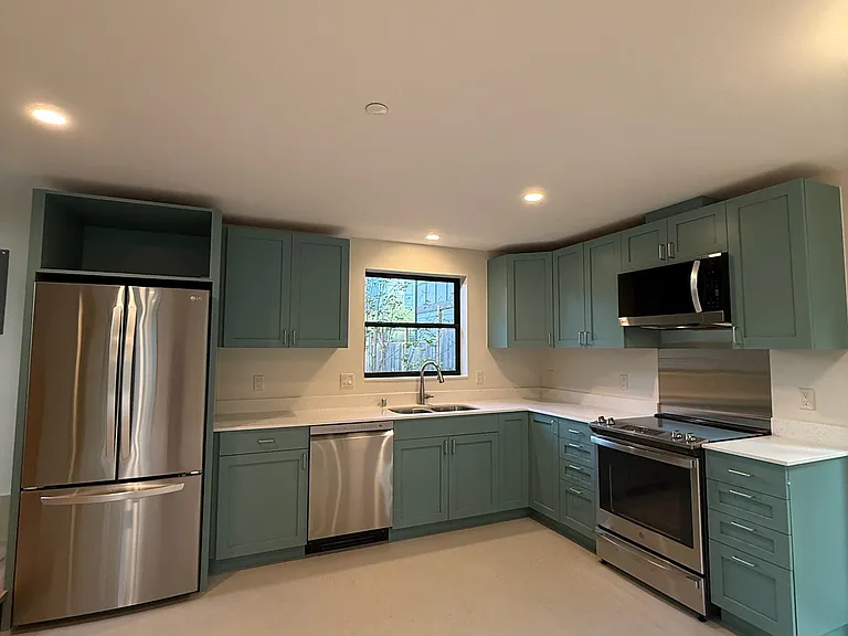 228 21st Ave E #228 — Photo 2