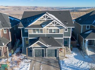 570 W River Heights Cres, Cochrane, AB T4C 0T8