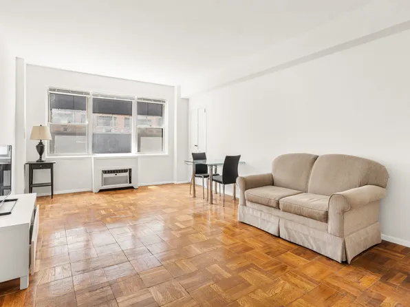 310 East 49th Street 7B image 1 of 6
