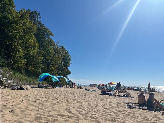 2nd image of 728 Wilderness Rdg