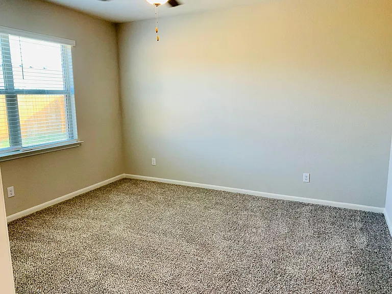 116 Emma Dr — Photo 9