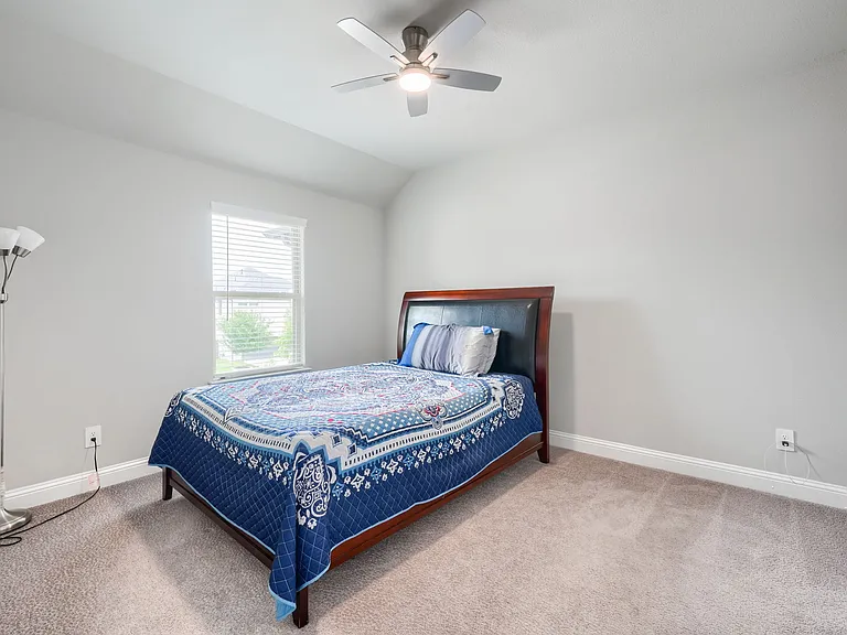 929 Newcastle Dr — Photo 27