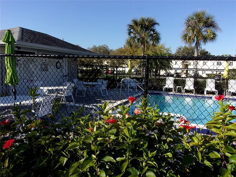 132 E Cypress Ct — Photo 24