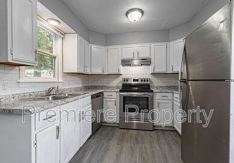 807 S Savage St — Photo 4