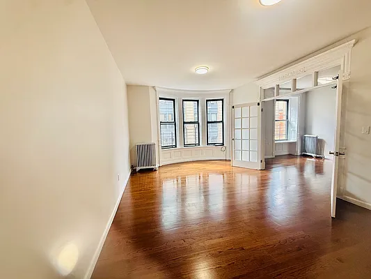 Bedroom, photo 1
