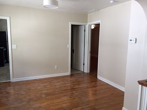 3rd image of 1381 S Lincoln St