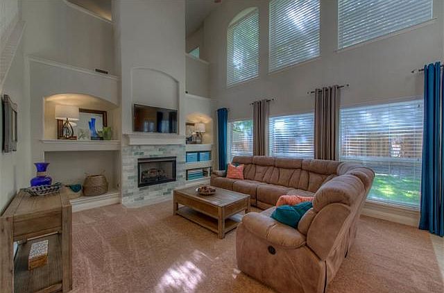 1st image of 2507 Crenshaw Dr