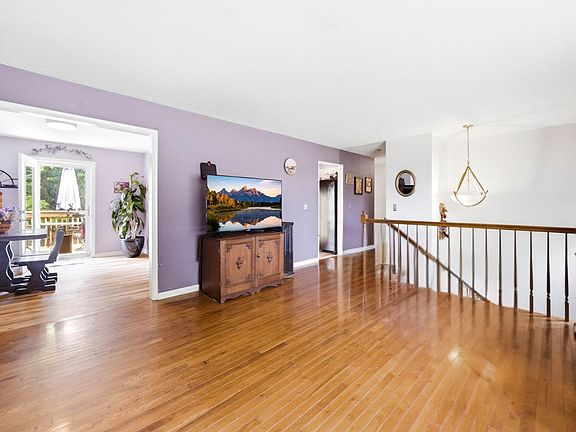 3rd image of 236 Royal Dr