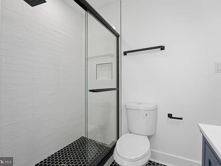 129 Hamilton St NW — Photo 44