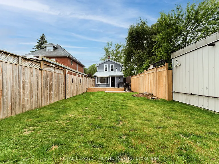 326 Smith St — Photo 19