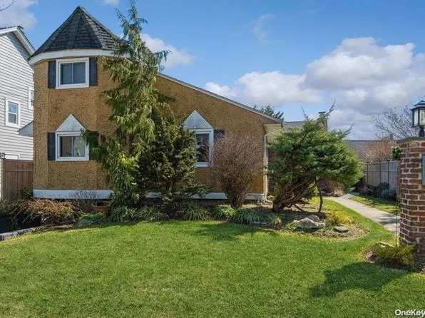 2580 Wilson Avenue, Bellmore, NY 11710