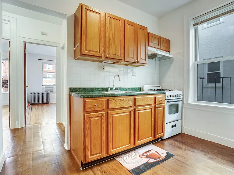 4736 48th St #3R — Photo 3