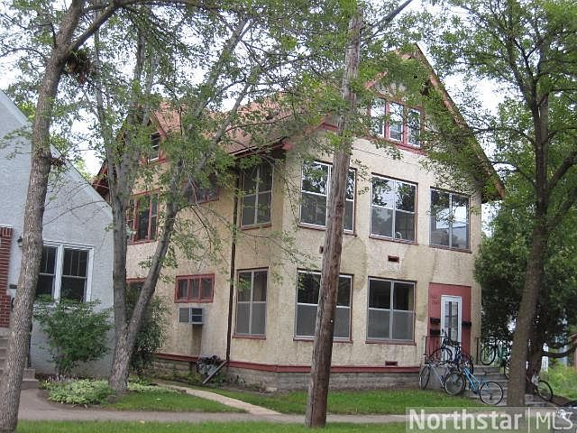 1st image of 2622 7th St NE