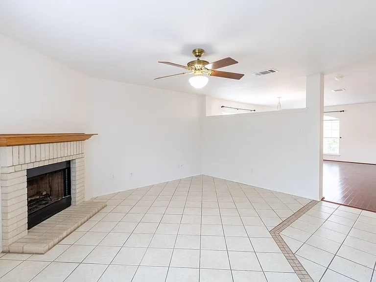 17501 Wiseman Dr — Photo 5